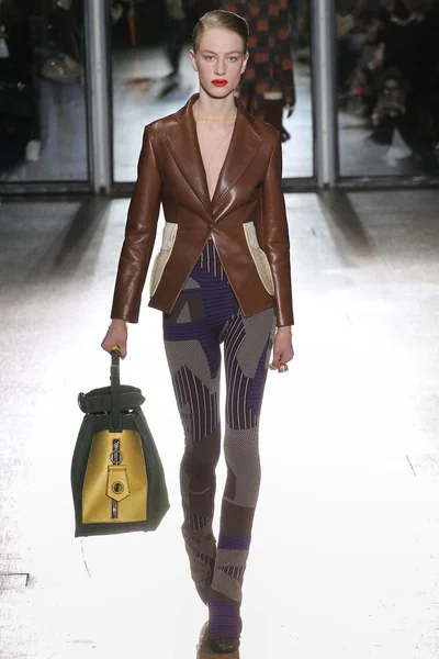 Look 24